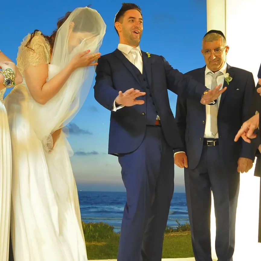 חתונה בחוף הים - אלברט אוחיון